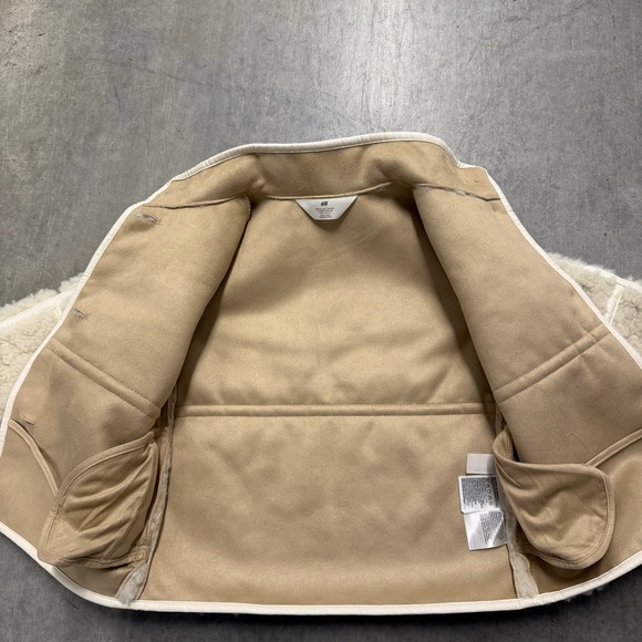 H&M fluffy jacket - Picture 5 of 8